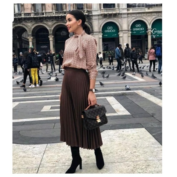 Zara Tops - 🎈 LAST ONE ! Zara blouse (7971)